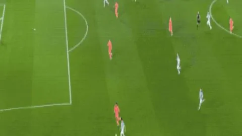 “文班亚马右肩深静脉血栓确认，赛季前景堪忧。”